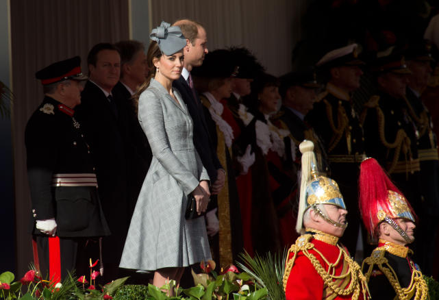 Kate middleton ceremonial welcome for the president of singapore
