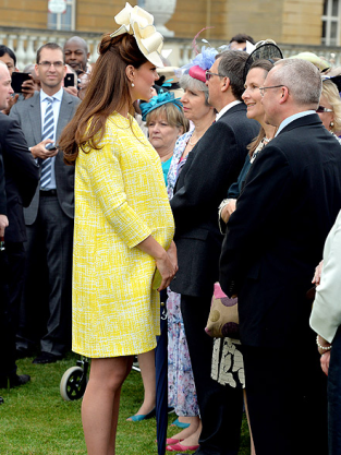 Kate Middleton, Baby Bump in Yellow Dress