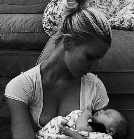 Jessica Simpson and Baby Pic